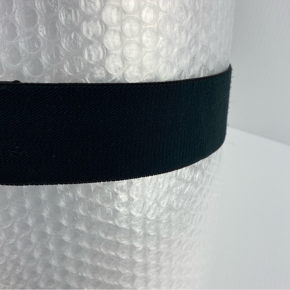 Vintage Stretch Belt Black with Four Leaf Clasp Adjustable Length - Picture 4 of 5